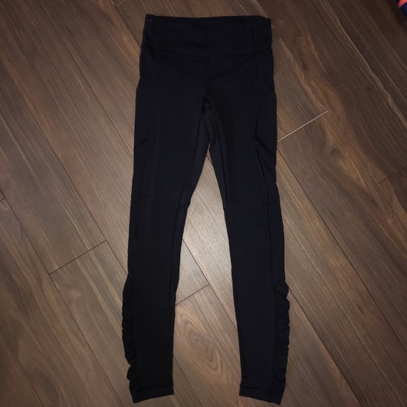 Lululemon Ruched Ankle Speed Tight - Picture 4 of 6